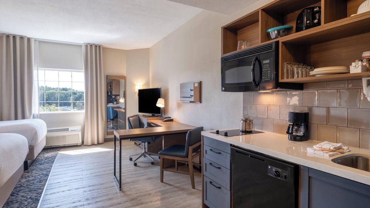 Lakeview Hotel | Candlewood Suites Manassas by IHG
