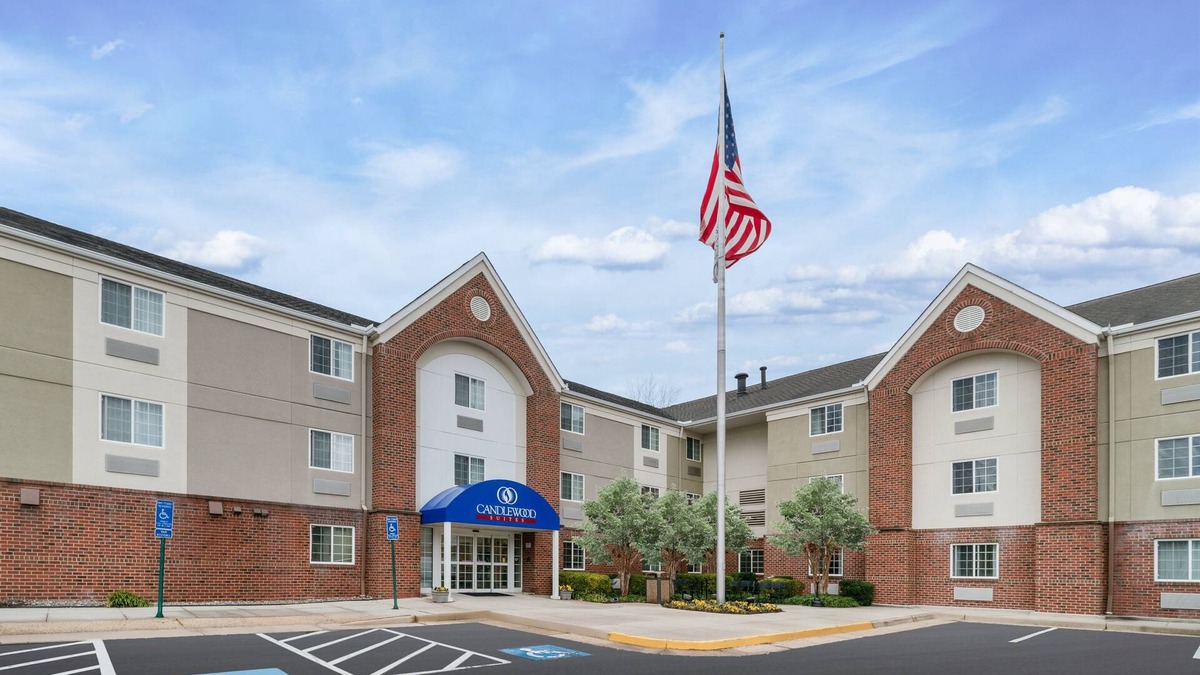 Fairfax Hotel | Candlewood Suites Washington-Fairfax by IHG