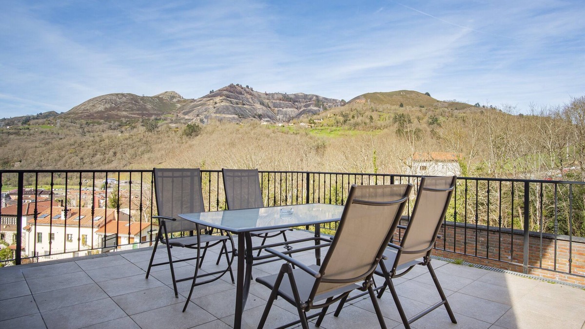 Cangas de Onis Apartment | Cangas Relax Apartment with Terrace