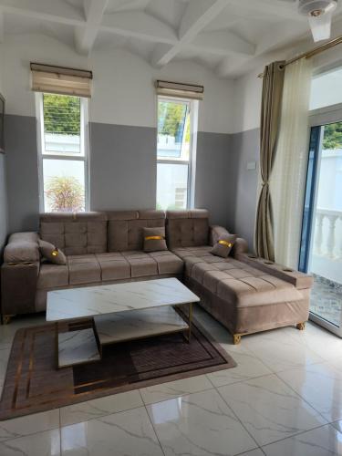 Kilifi Apartment | Canna Lily 5 min walk from bofa road, baobab resort