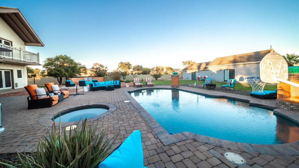 South Mountain Cottage | Cannabis Friendly - Near Airport - Guesthome