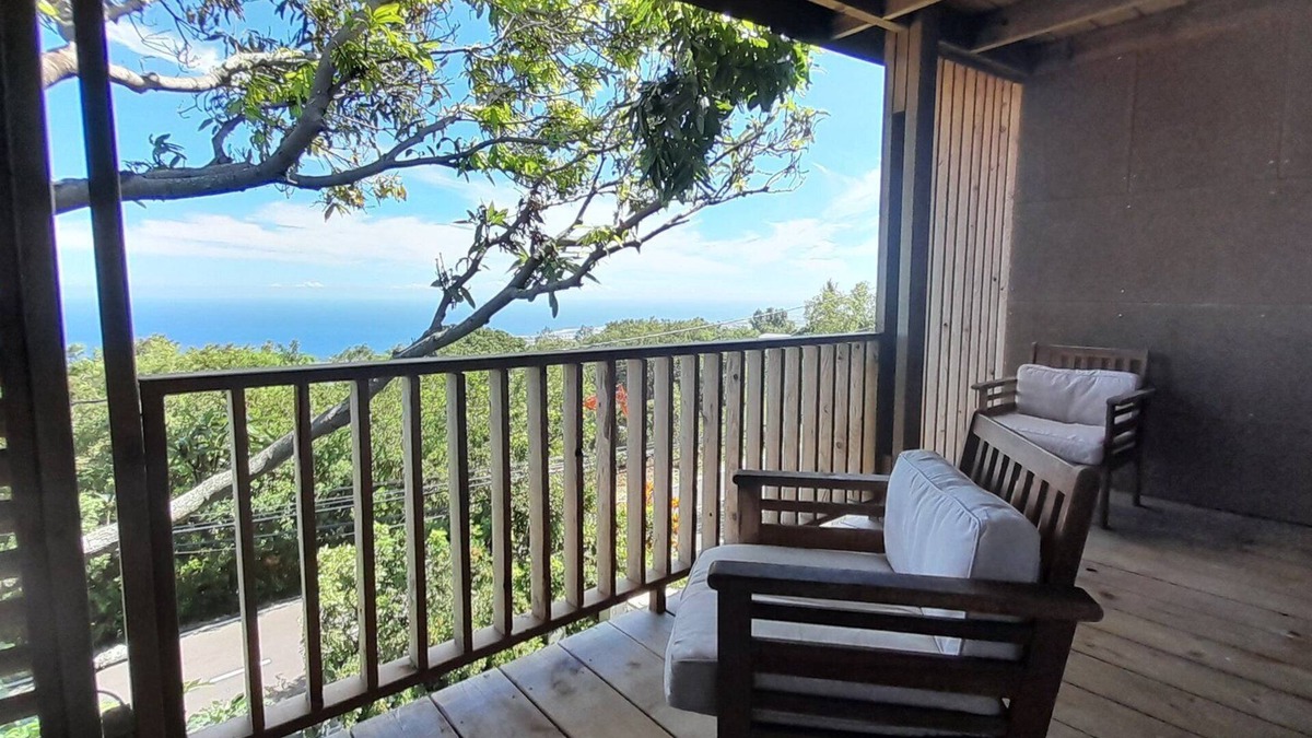 Montvert-les Bas Apartment | Cannelle, Cozy, Sea View in Mont Vert Les Bas