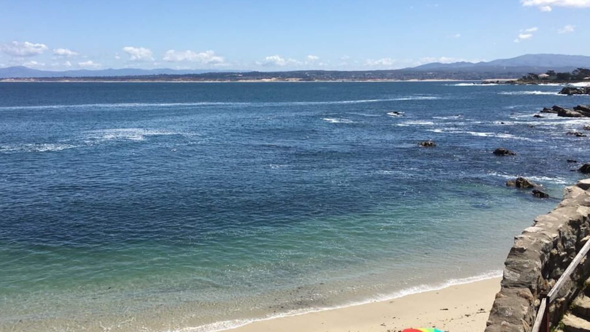 Monterey House | Cannery Row Cottage - Pacific Grove House - Walk to the Aquarium