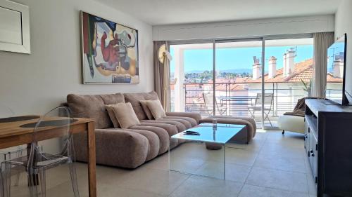 Cannes City Centre Apartment | Cannes Centre - Villa Lérins - Cavell Suites - Walking Distance From Palais des Festivals and Beach - Free Parking - Perfect Location For Business And Holliday