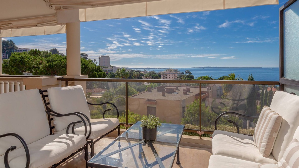 Cannes La Bocca Apartment | Cannes, Luxurious 4-room 130m2 refurbished panoramic sea view, Beaches 300m away