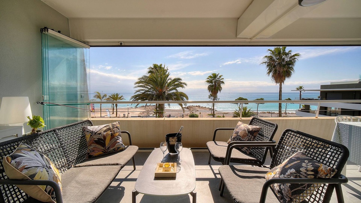 Villeneuve Loubet Beach Apartment | Cannes Luxury Rental - Stunning sea front apartment