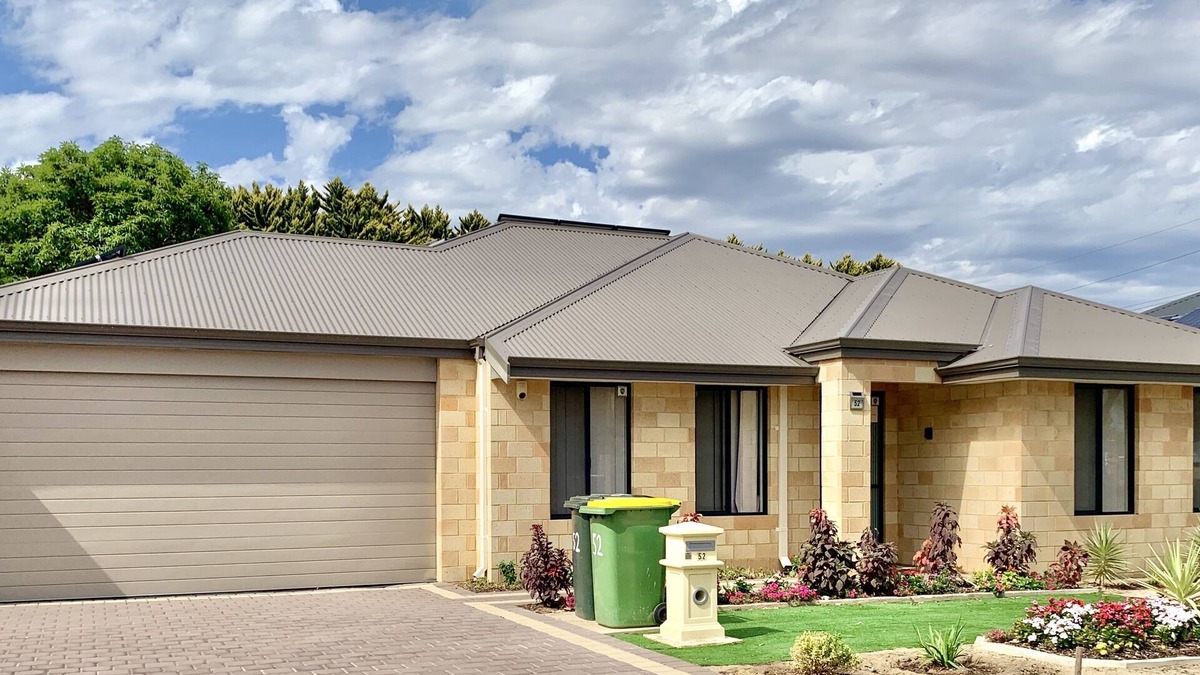 Cannington House | Cannington Home Accommodation House 6 (4 bedrooms and 2 bathrooms).