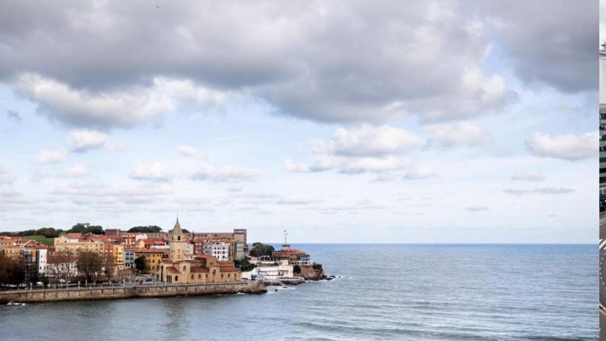 Gijon City Centre Condo | Cantabrian Sunrise