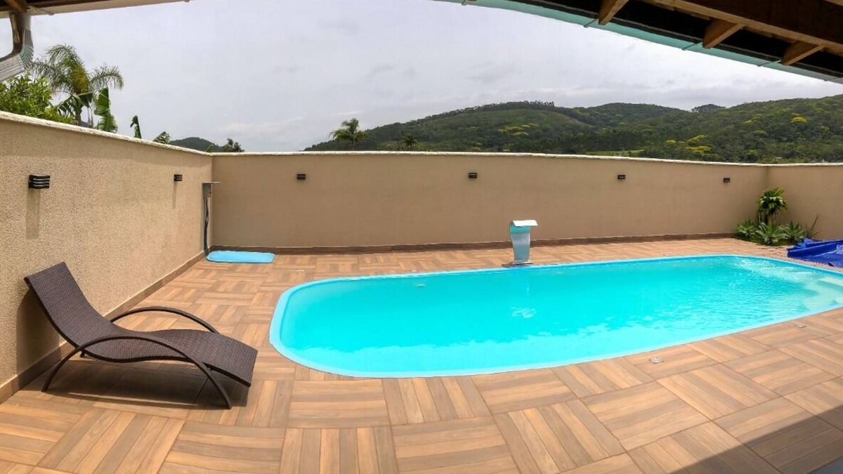 Santa Lidia House | Cantinho da Familia - House with pool in Penha close to the Beto Carrero park