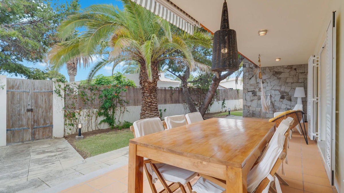 Pedras Pretas House | Canto de Ega. The perfect house for a family vacation, a 5-minute walk from the beach.