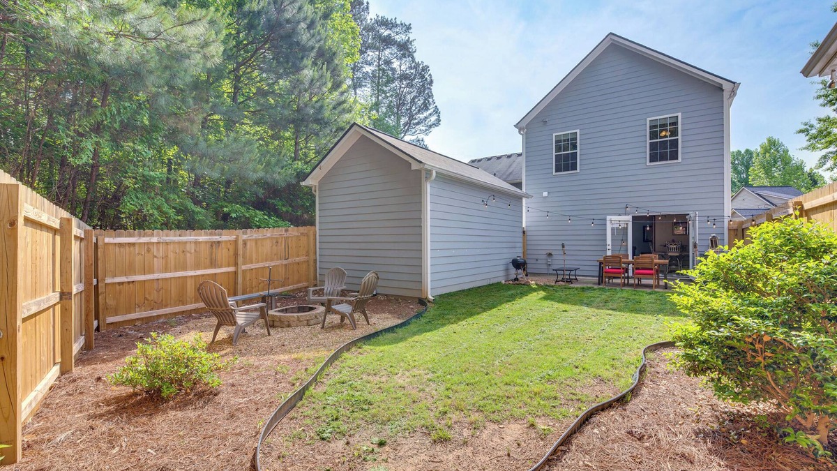 Holly Springs House | Canton Home w/Fenced Yard: 6 Mi to Lake Allatoona