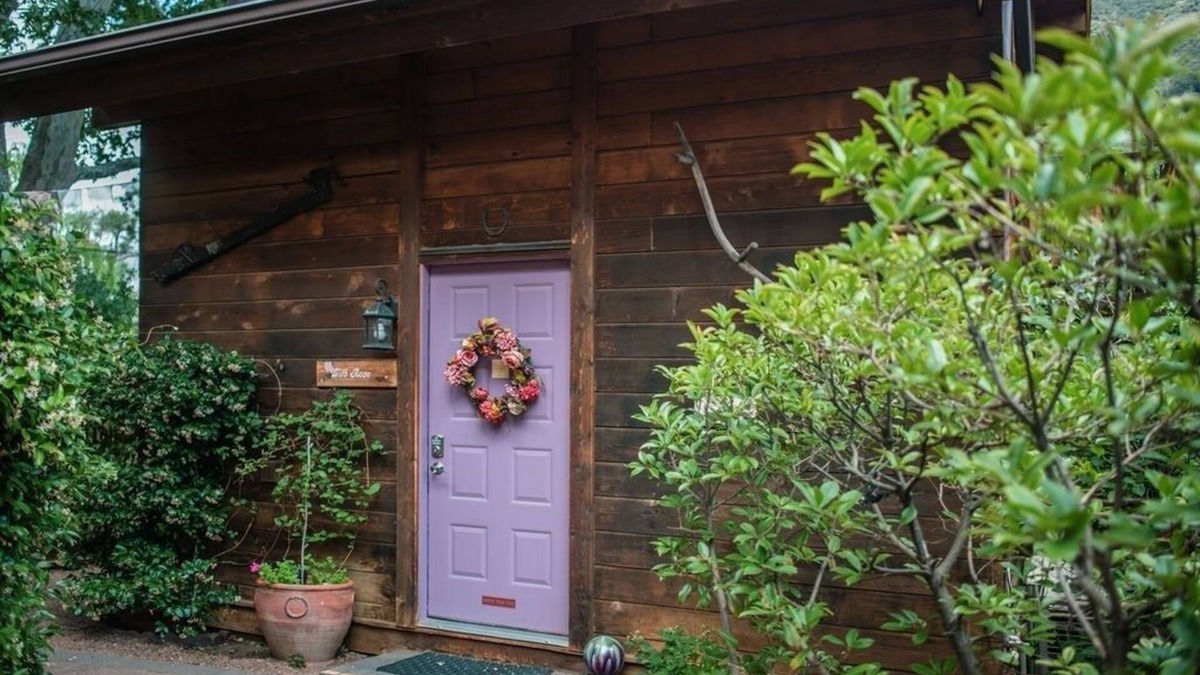 Sedona Cabin | Canyon Wren by RedAwning