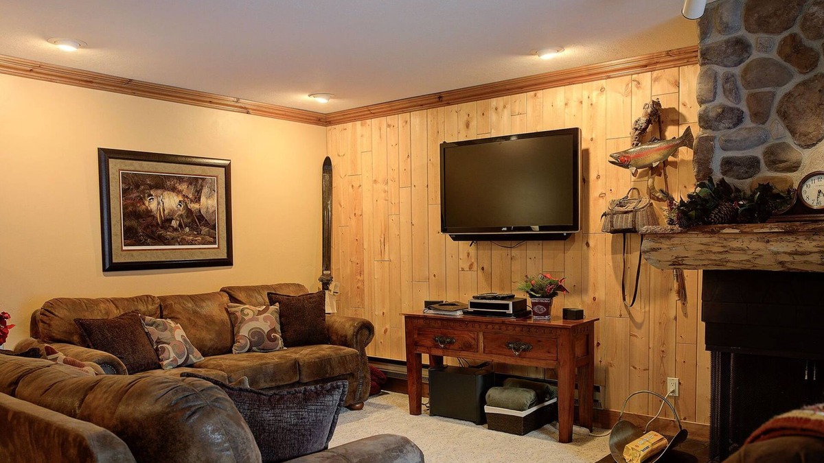 South Snyderville Basin Condo | Canyons View 7: Beautiful 2 Bedroom 2 bath vacation rental condo. Walk to the Cabriolet Lift