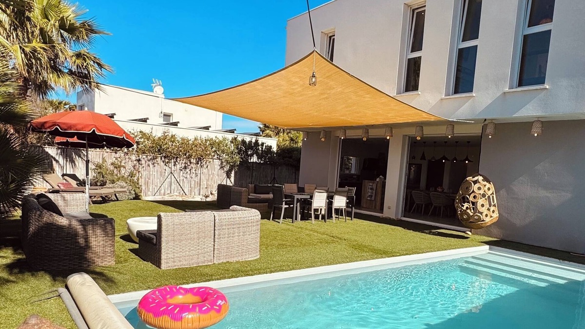Cap d'Agde Villa | Cap d'Agde private villa near sea beach with swimming pool and large plot