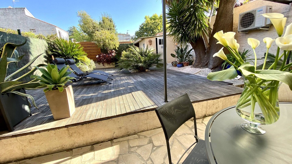 Cap-d'Antibes Apartment | Cap d'Antibes F2 apartment on the ground floor private tt comfort