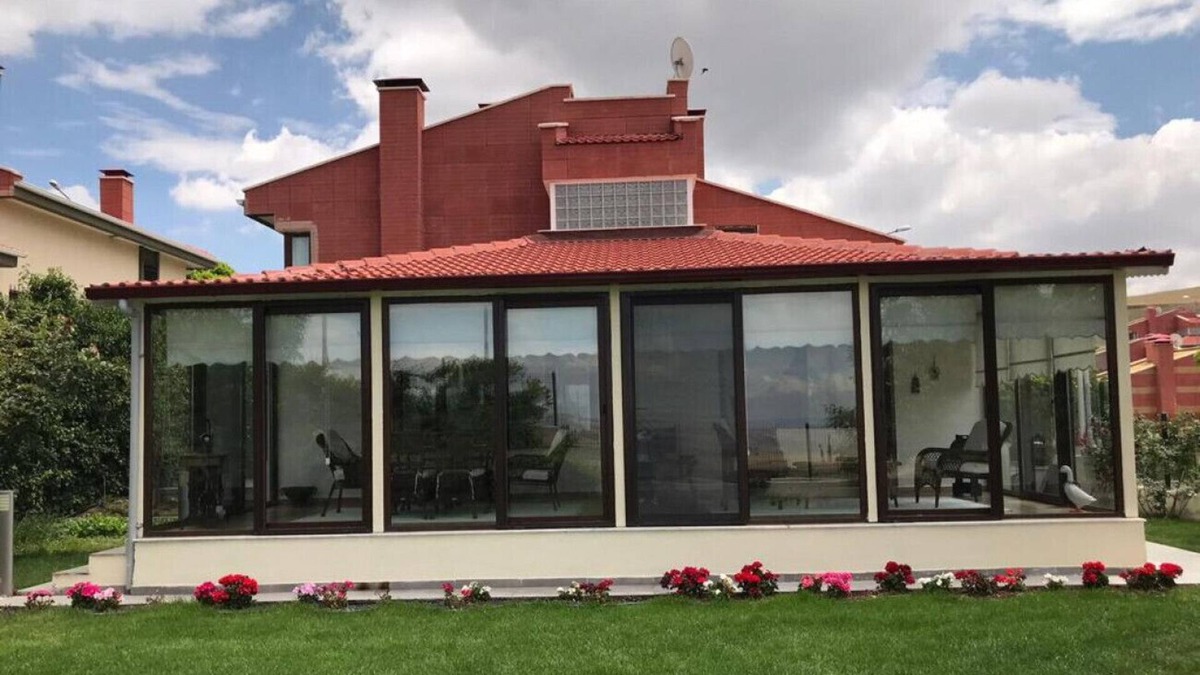 Etimesgut Villa | Capacious Villa Surrounded by Nature in Ankara