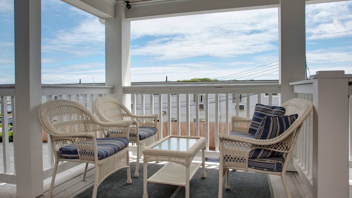 Hyannis Hotel | Cape Cod Harbor House Inn