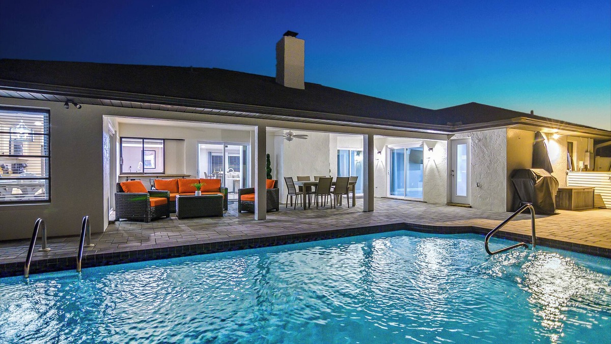 Pelican House | Cape Coral Dream Home – Pool, Games & Mini Golf