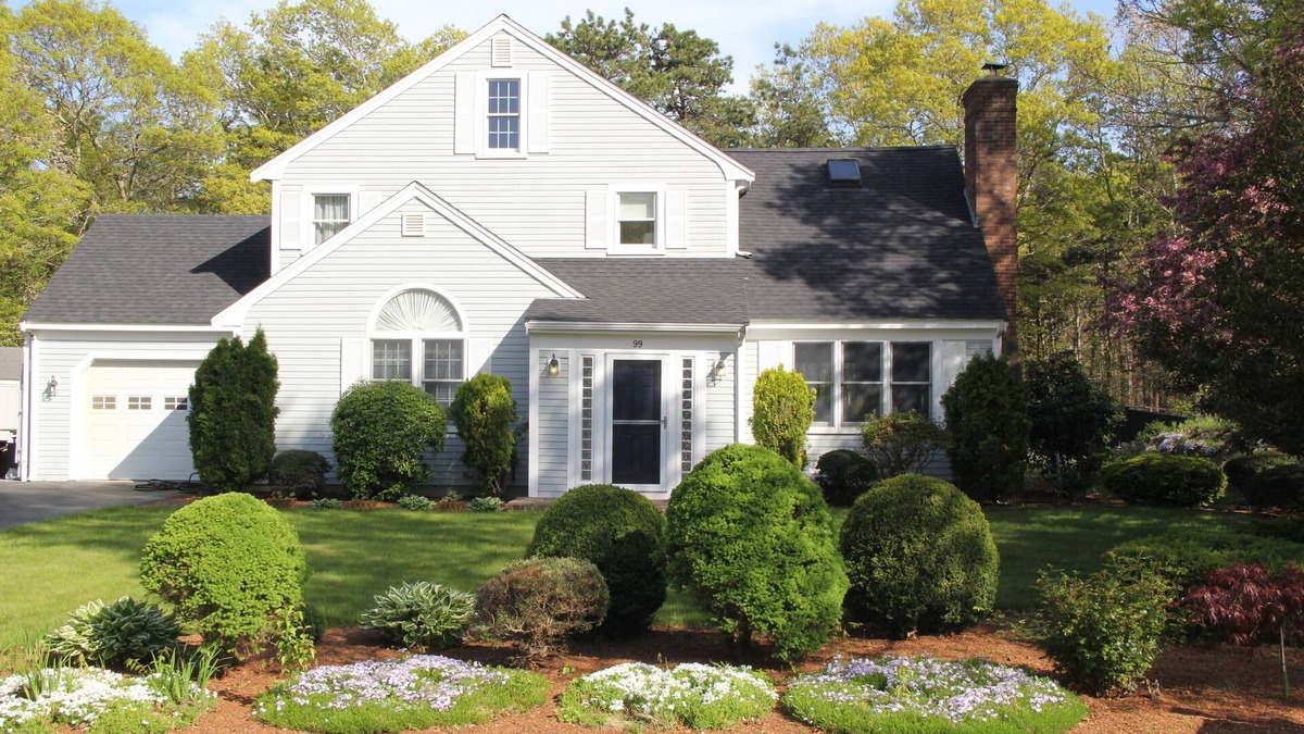 Marstons Mills House | CAPE ESCAPE ! NEW LISTING