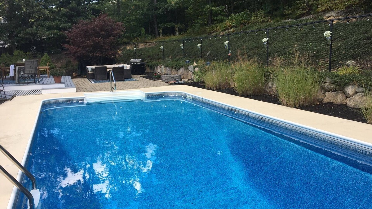 Mashpee House | Cape House with Pool