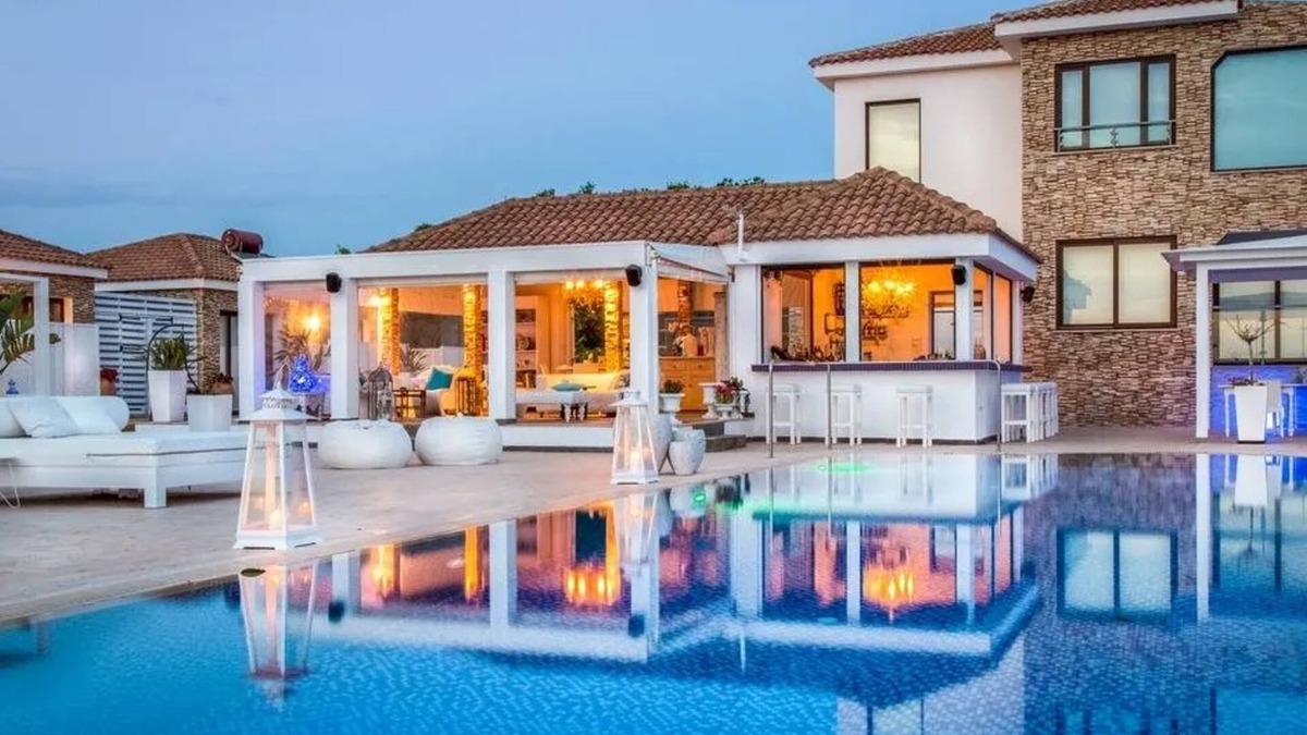 Cape Greko Villa | Cape Serenity Mansion