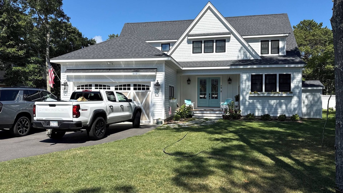 Mashpee House | Capecod South Mashpee 3 bedroom modern farmhouse available to rent summer 2026.