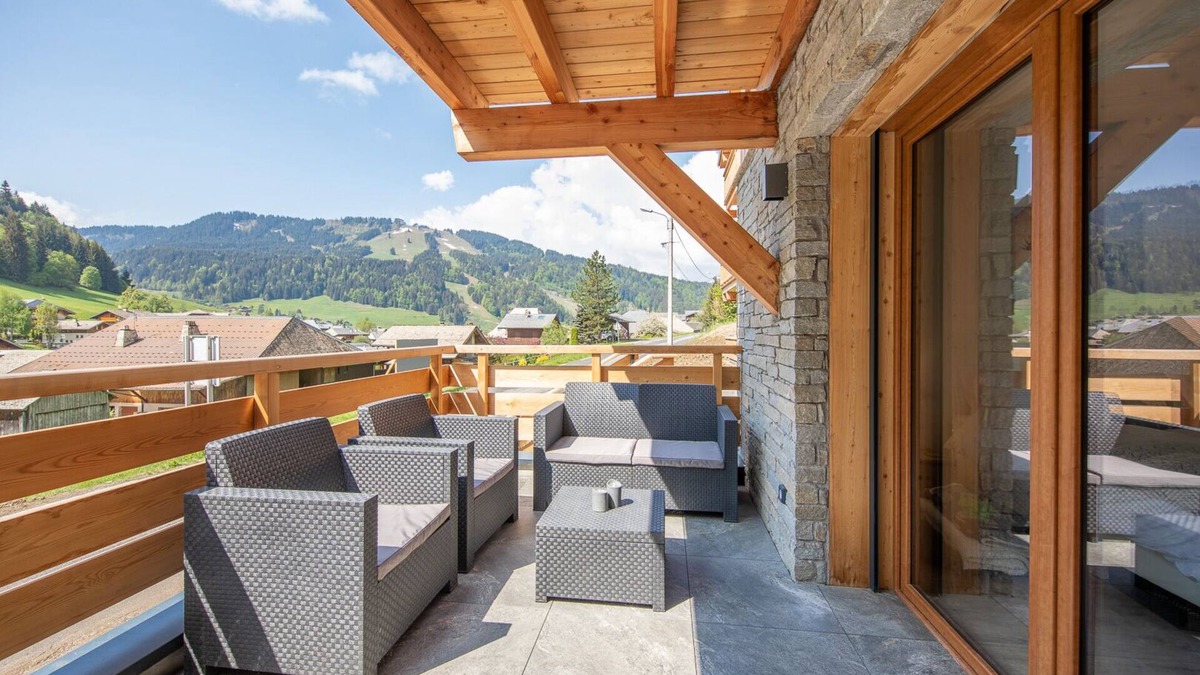 Morzine Apartment | CAPELLA - Morzine 2 bedroom Alpine Chalet Apartment