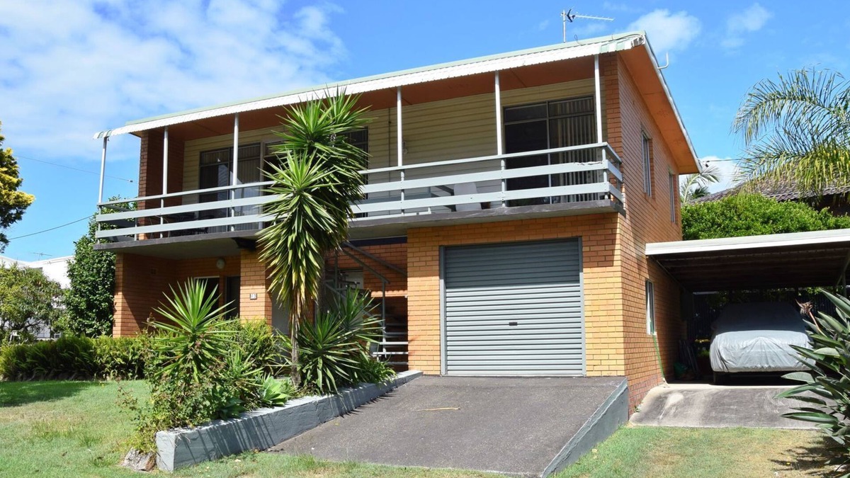 South West Rocks House | Capeview 2 - Top floor unit perfect distance from everything you could need in South West Rocks.