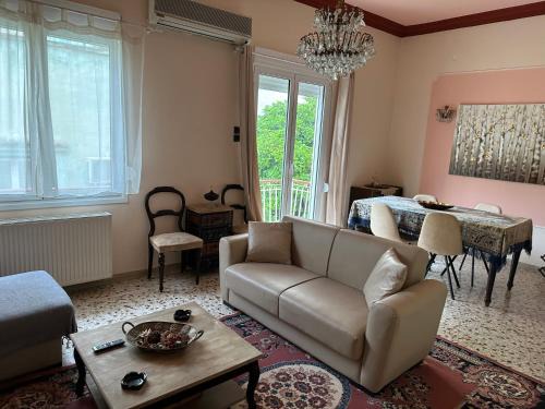 Ano Patisia Apartment | Capital apartment next to Metro station with parking spot to explore Athens