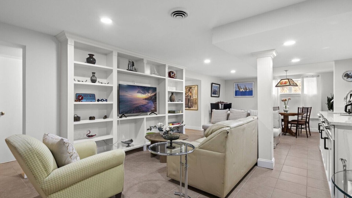 North Springfield House | Capital Getaway: Near D.C. & Hiking