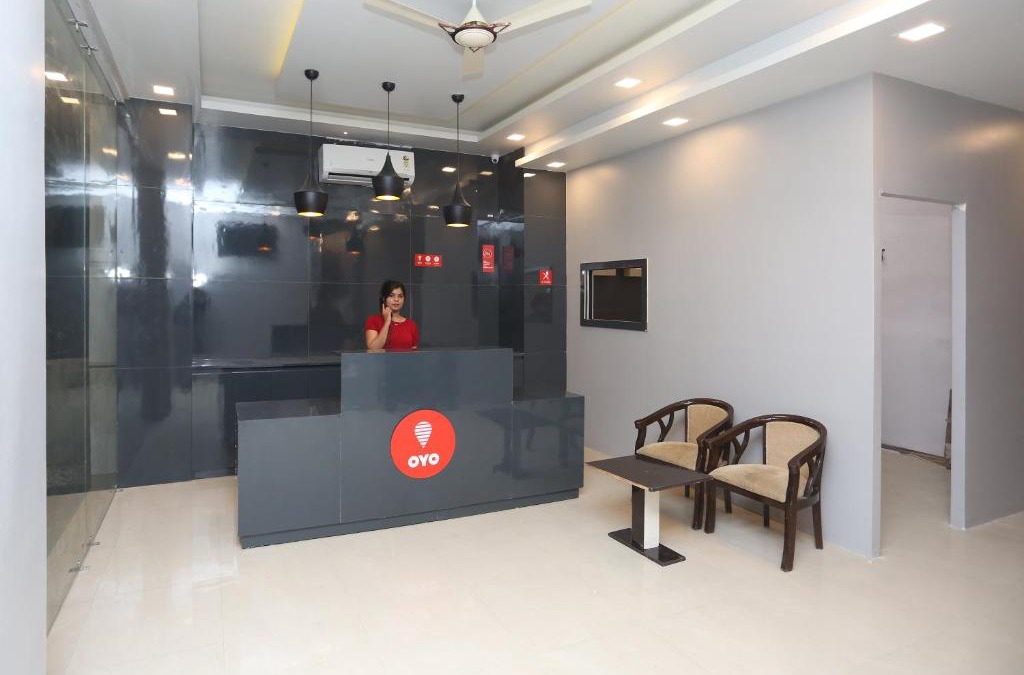 Sahibabad Hotel | Capital O 12807 Amaira Hotel And Banquets