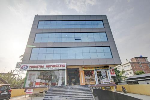 Sualkuchi Hotel | Capital O Penthouse