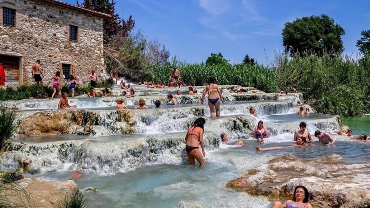 Roccalbegna House | Capitorio Comfortable holiday residence