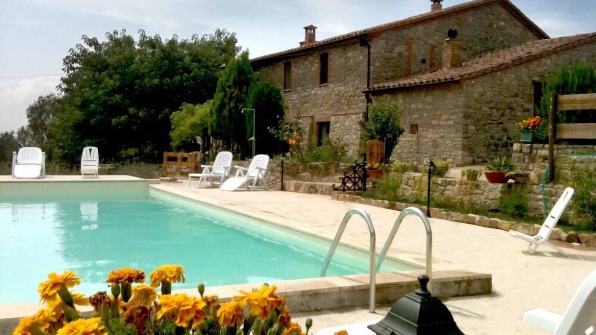 Montegabbione House | Cappannare, old farmhouse in the green hills of Umbria
