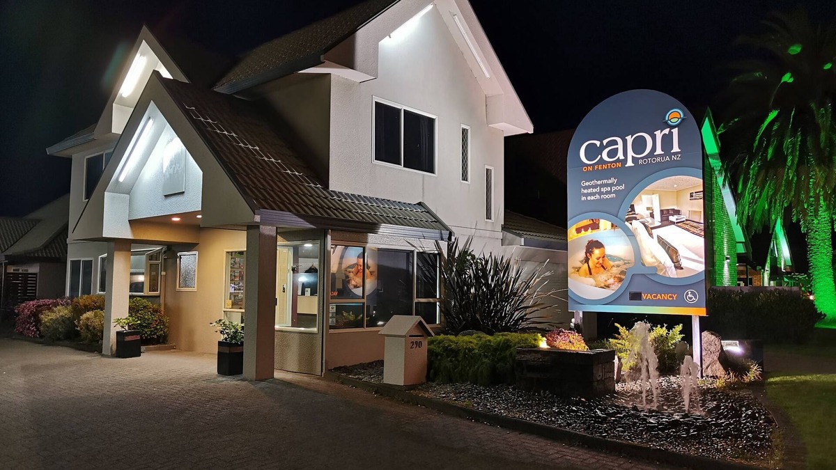 Fenton Street Hotel | Capri on Fenton