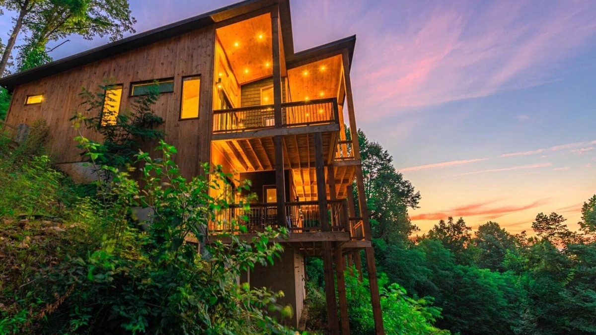Ridges Over the Lake Cabin | Capstone - Aska Adventure Area
