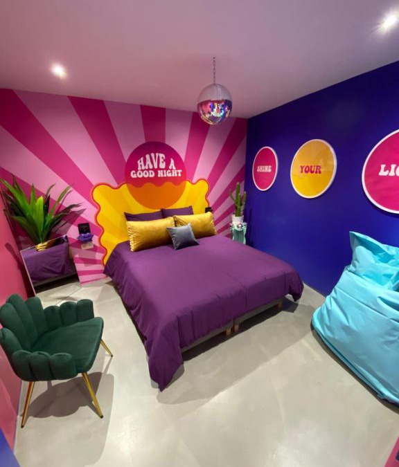 La Louviere Apartment | Capsule Boogie-Woogie - JACUZZI - SAUNA - BILLARD - JEUX - ECRAN GÉANT - FILET SUSPENDU - NETFLIX