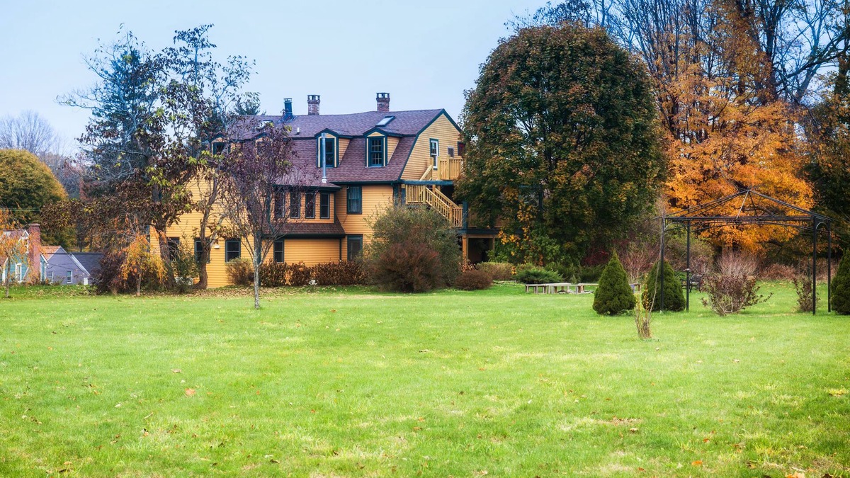 Poquetanuck Bed & Breakfast | Captain Grant's 1754