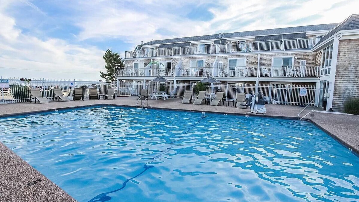 Falmouth Heights Apartment | Captain's Quarters Resort Oceanfront suite, beautiful ocean view