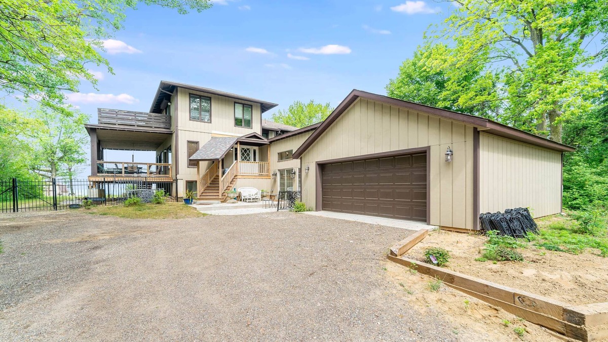 Benton Harbor House | Captain's Quarters