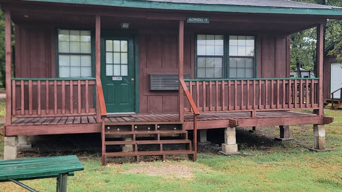 West Tawakoni Cabin | Captains Cabin