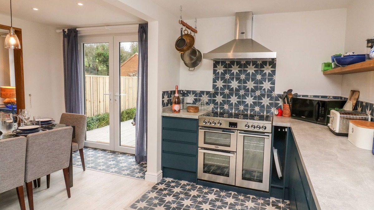 Dartmouth Cottage | Captains Lodge