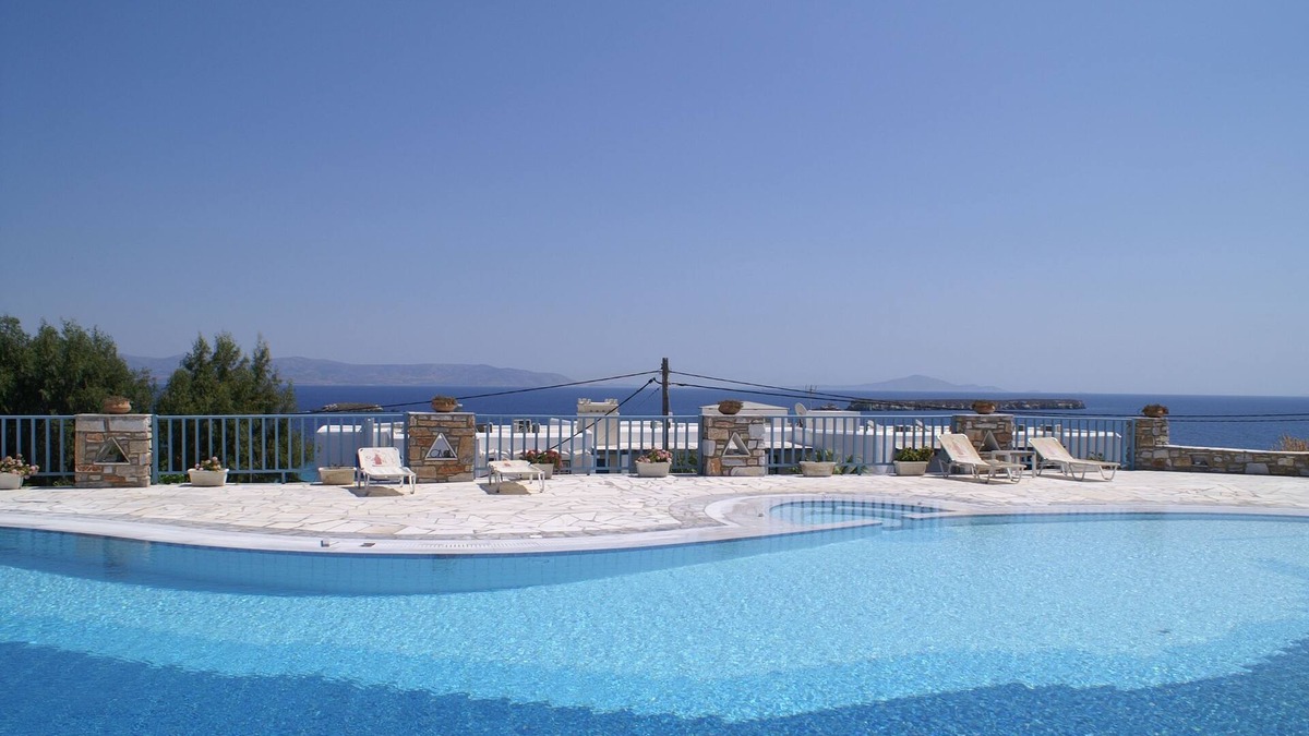 Chrissi Akti Hotel | Captains Rock