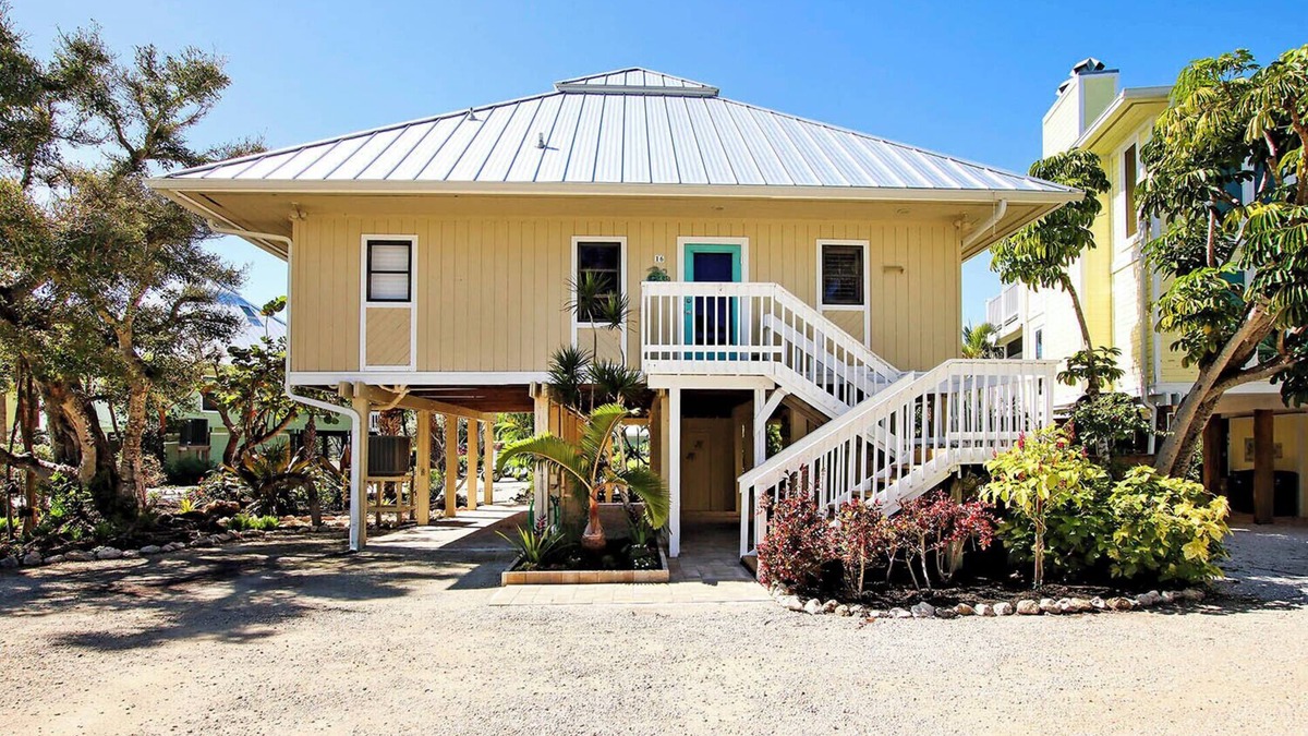 Captiva House | Captiva Island Vacation Home with Pool, Tennis, and Beach Access and King bed