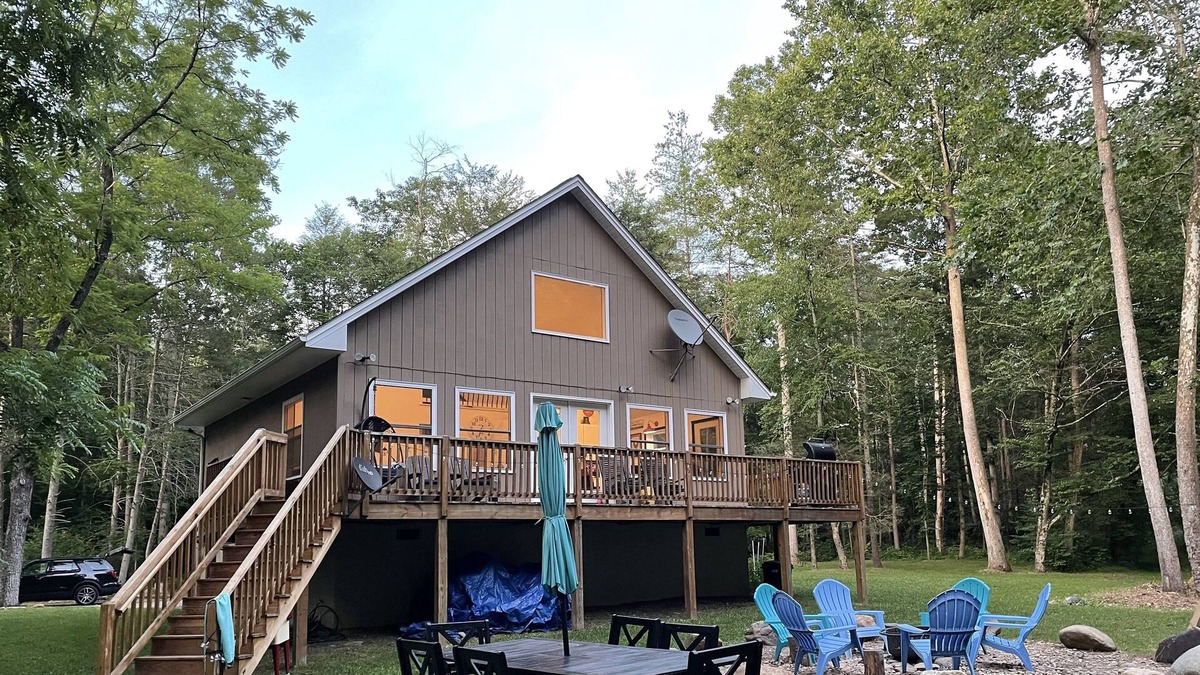 Elkton Cottage | Captivating cabin on stunning Hawksbill Creek close to Shenandoah NP, w hot-tub