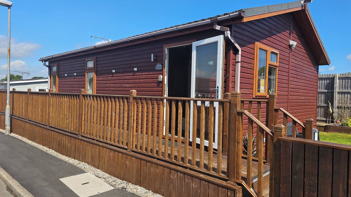 Bridlington Cabin | Captivatingly Stunning 2-Bed Cabin in Bridlington