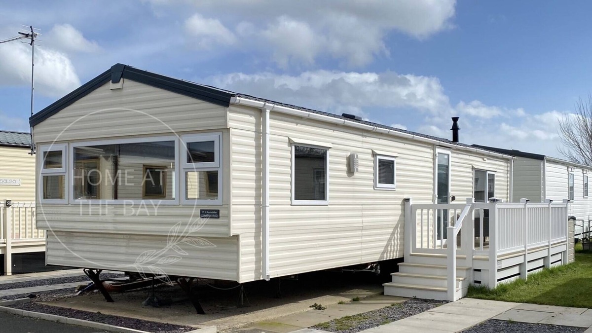 Rhyl Cabin | Caravan with Decking at Lyons Robinhood