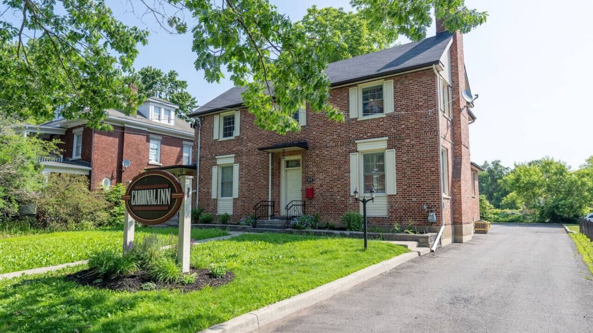 Cornwall House | ~Cardinal Inn~ Bed and Breakfast