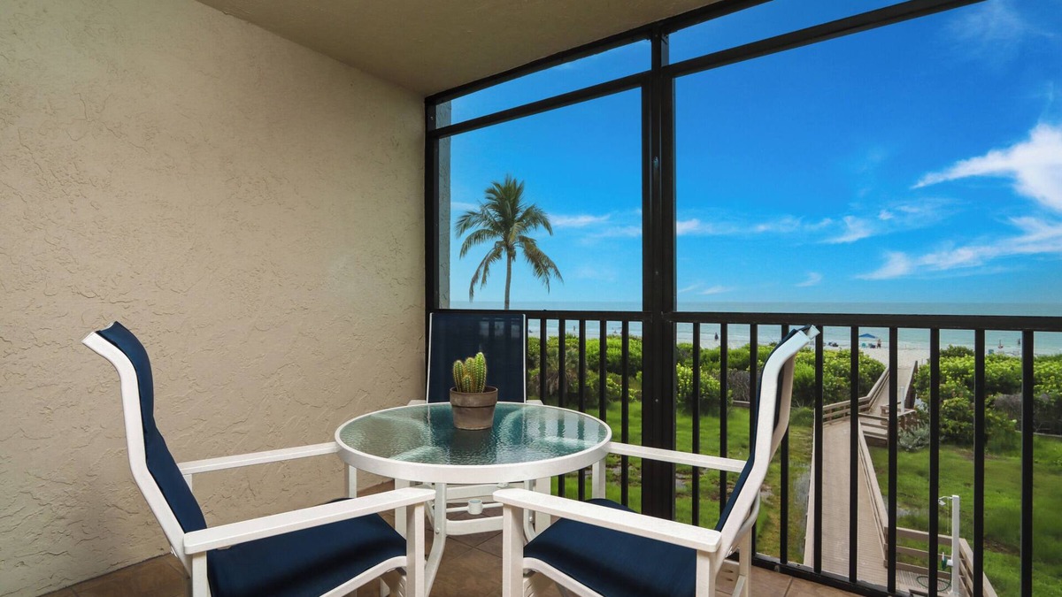 Beachview Country Club Estates House | Carefree Beachfront Sanibel Rental - Compass Point 152