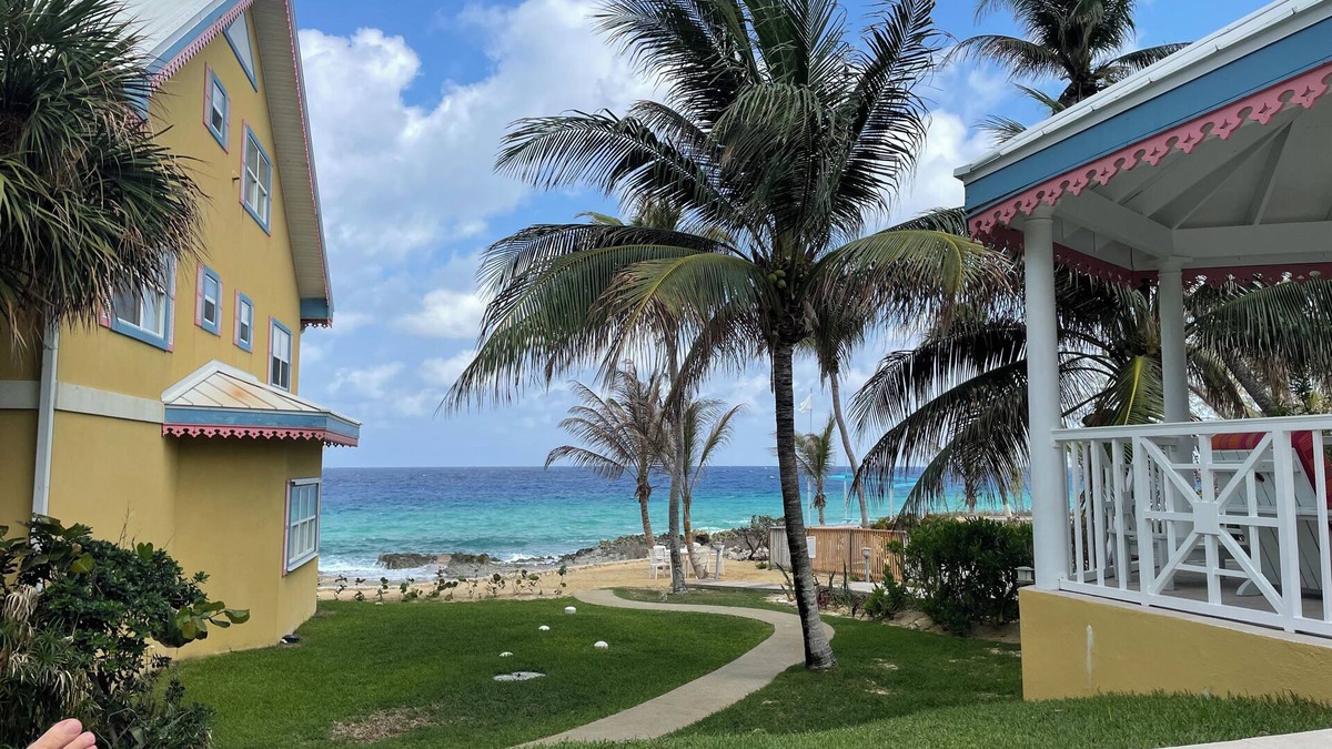 Northwest Point House | Caribbean Scuba & Family Resort - Coconut Bay, DreamCayman.com